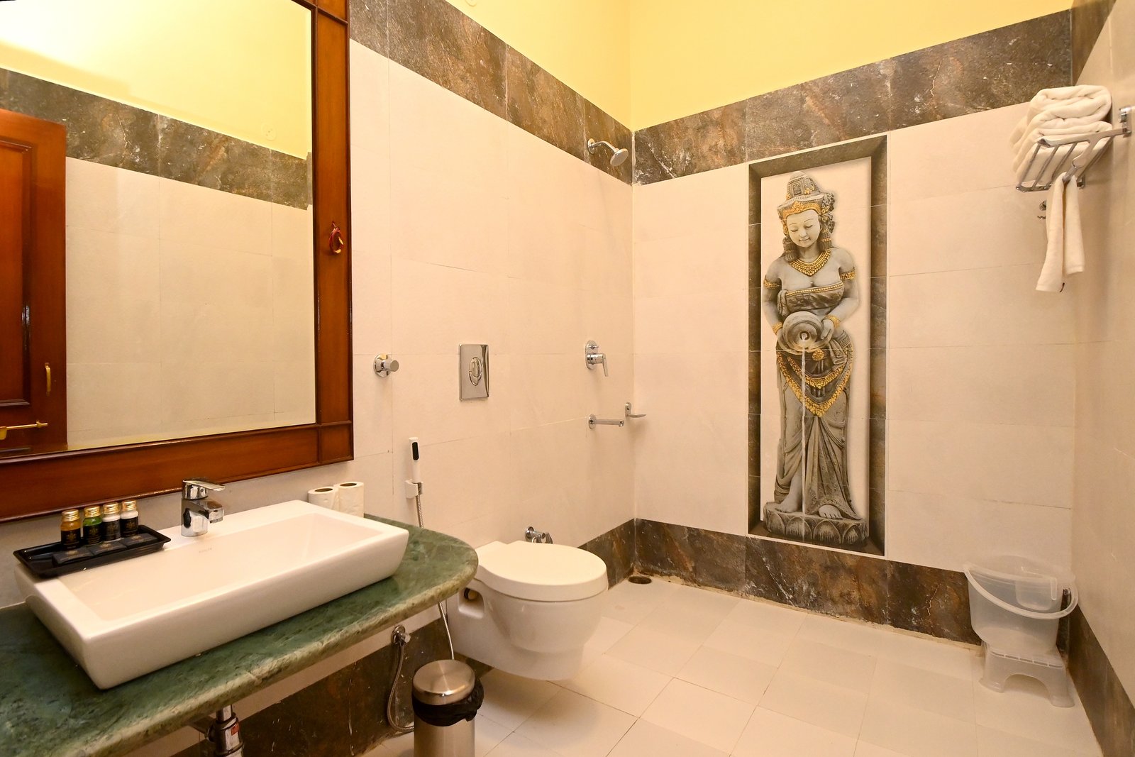 Aaram Bagh Maheshwar gallery 1